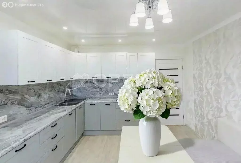 3-комнатная квартира: Тюмень, Кремлёвская улица, 85 (90 м) - Фото 1
