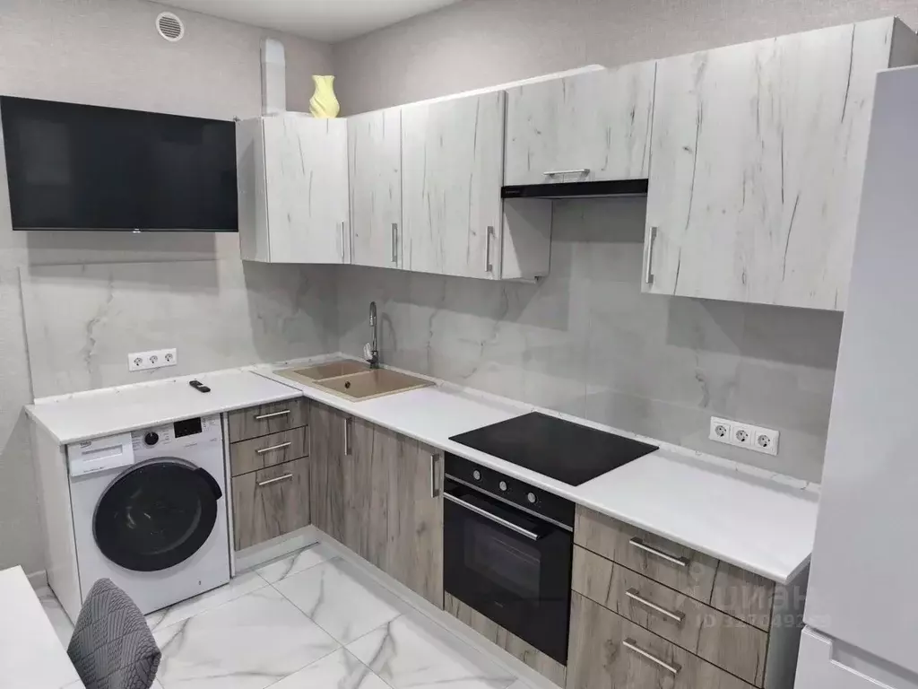 1-к кв. Крым, Симферополь просп. Александра Суворова, 99 (38.0 м) - Фото 1