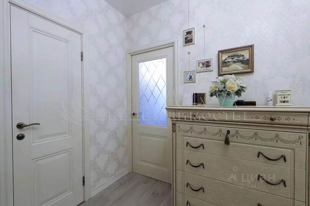 2-к кв. Санкт-Петербург ул. Бадаева, 8к3 (67.4 м) - Фото 1