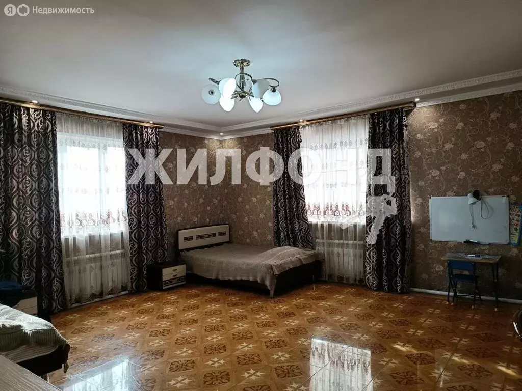 Дом в Кызыл, улица Максима Мунзука (320 м) - Фото 1