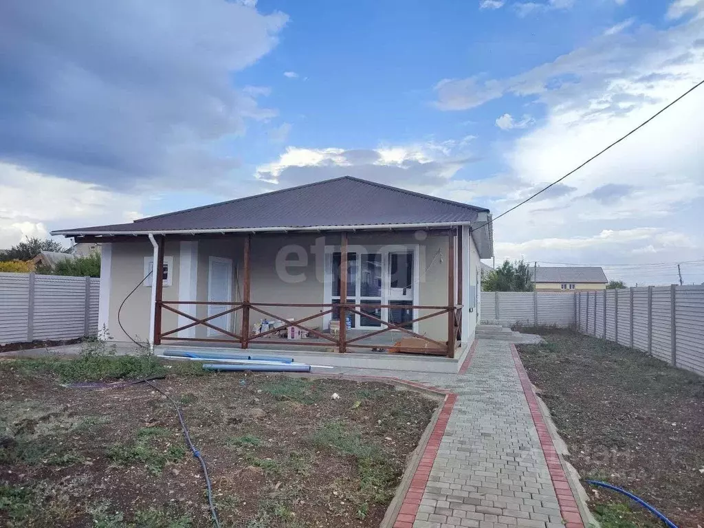 Дом в Крым, Симферопольский район, Трудовское с/пос, с. Денисовка ул. ... - Фото 1