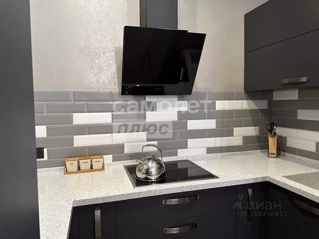 2-к кв. Волгоградская область, Волгоград Бакинская ул., 2 (80.0 м) - Фото 2