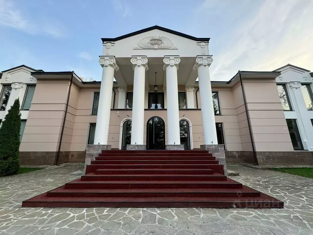 Дом в Московская область, Одинцовский городской округ, с. Знаменское ... - Фото 1