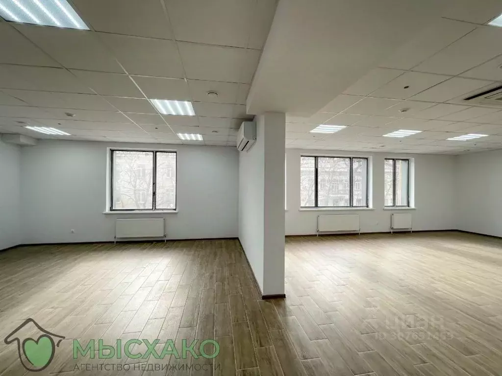 Офис в Краснодарский край, Новороссийск ул. Губернского (144 м) - Фото 1