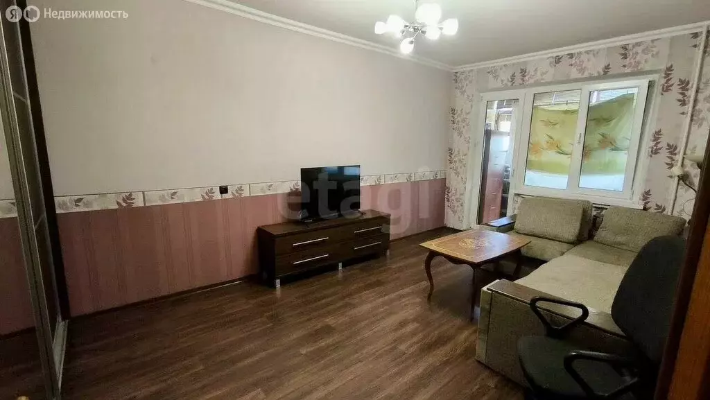 2-комнатная квартира: Симферополь, улица Героев Сталинграда, 27 (50 м) - Фото 0