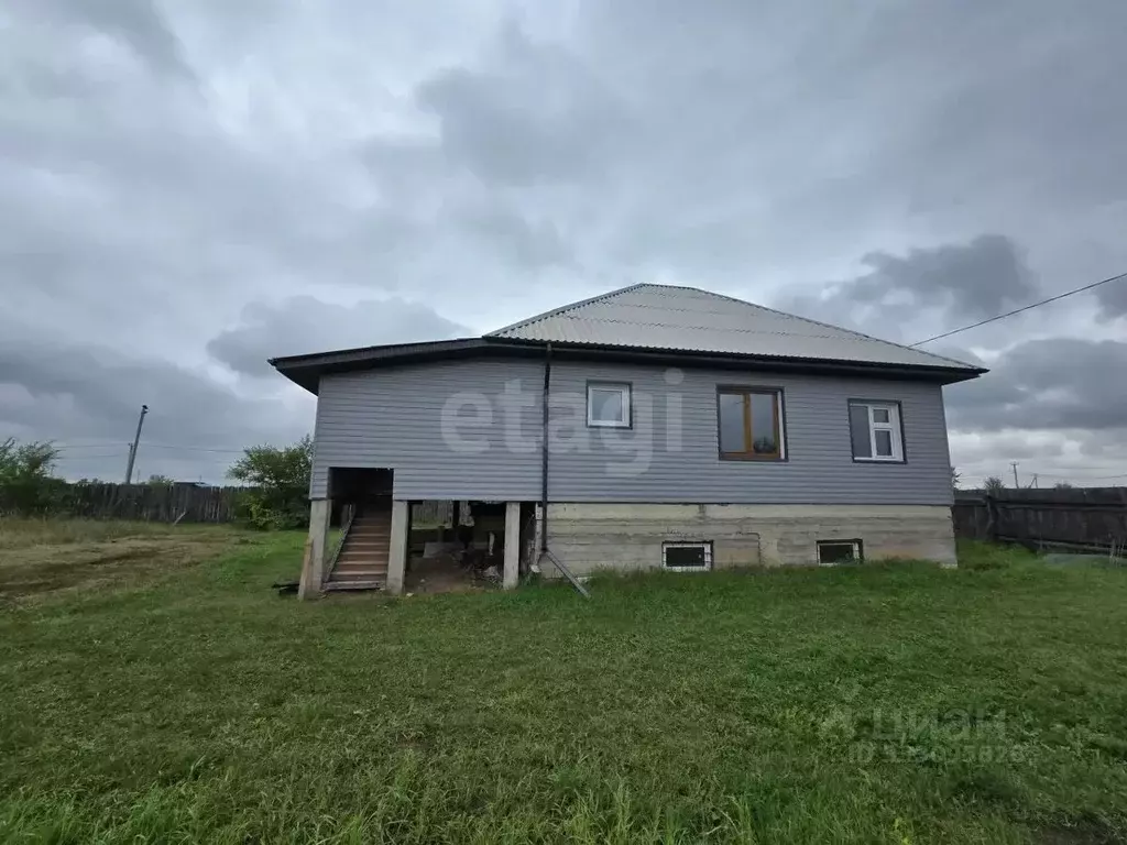 Дом в Хакасия, Усть-Абаканский район, с. Зеленое ул. Энтузиастов, 22 ... - Фото 1