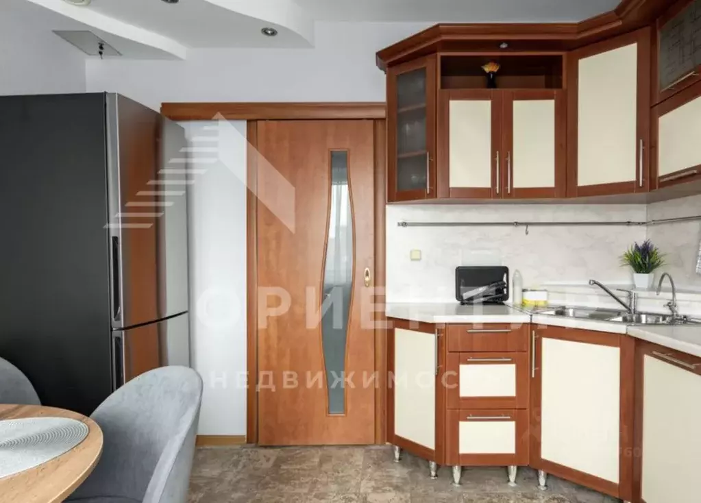 2-к кв. Свердловская область, Екатеринбург ул. Радищева, 33 (76.0 м) - Фото 0