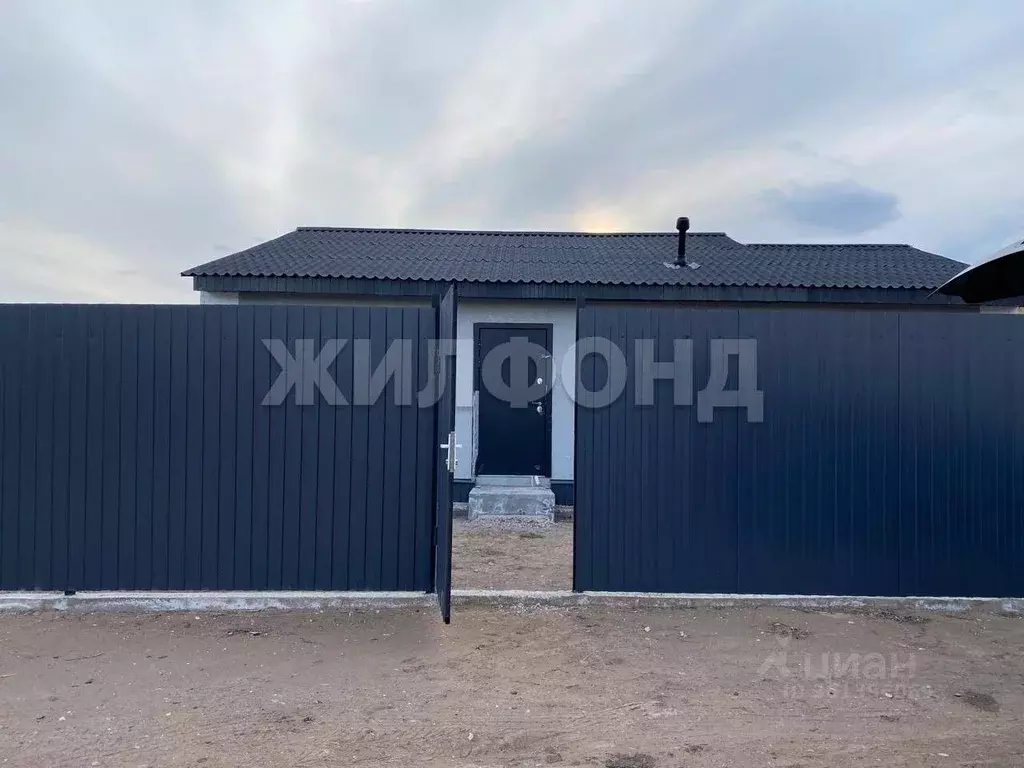 Дом в Хакасия, Усть-Абаканский район, с. Калинино  (80 м) - Фото 1