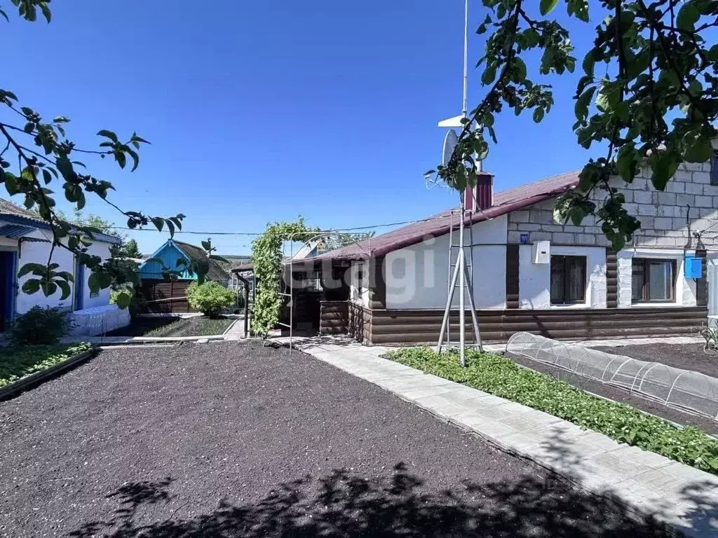 Дом в Башкортостан, Федоровский район, Пугачевский сельсовет, с. ... - Фото 1