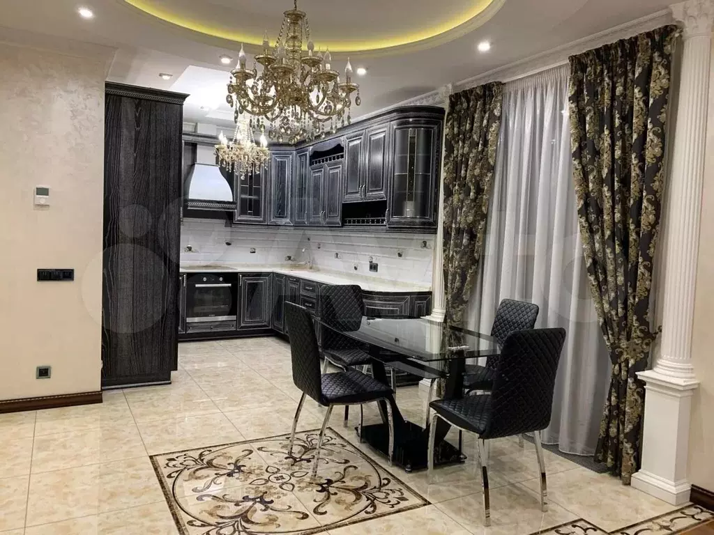 2-к. квартира, 70 м, 2/28 эт. - Фото 0