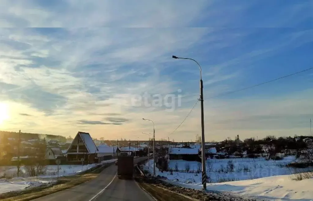 Дом в Свердловская область, Каменский городской округ, с. Покровское ... - Фото 1