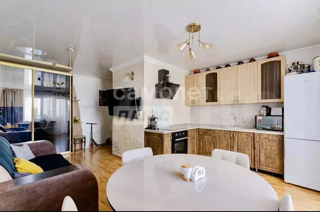 2-к. квартира, 64 м, 1/10 эт. - Фото 1