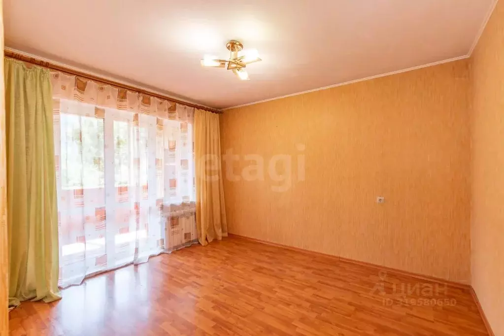 2-к кв. Омская область, Омск Сибирский просп., 18 (48.0 м) - Фото 0