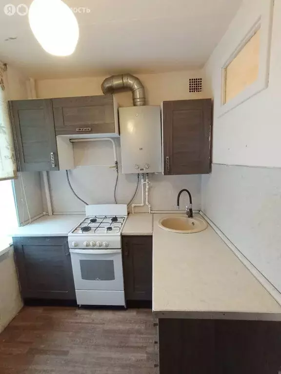 3-комнатная квартира: посёлок городского типа Михнево, улица Кирова, ... - Фото 1