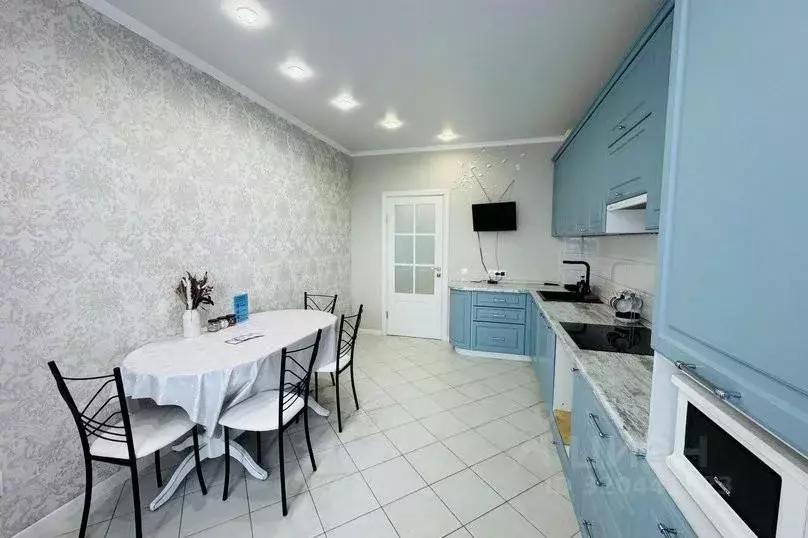 2-к кв. Брянская область, Брянск ул. Красный Маяк, 98 (80.0 м) - Фото 1