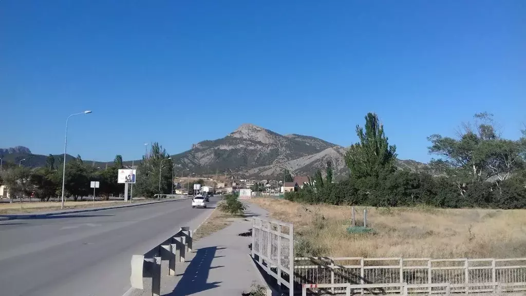 Участок в Крым, Судак ул. Коммунальная (7.0 сот.) - Фото 0