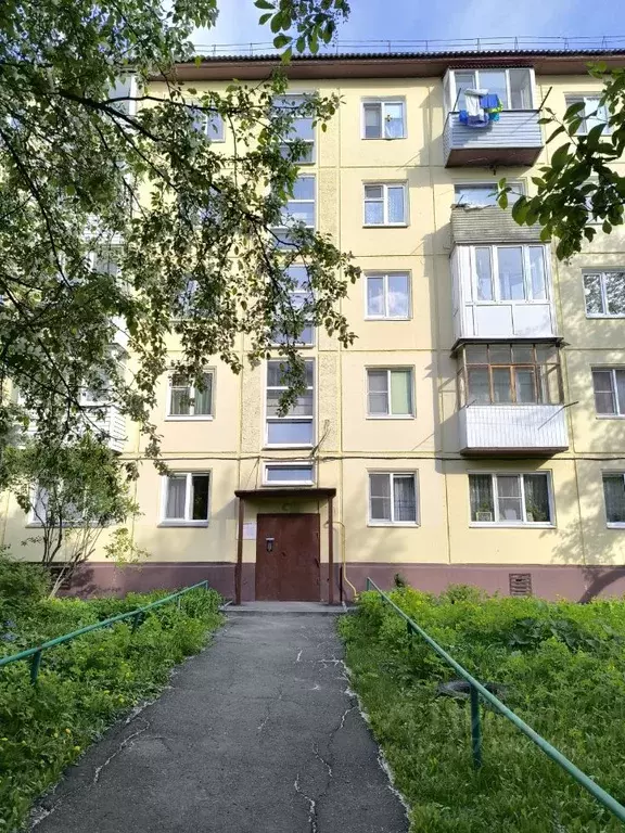 2-к кв. Омская область, Омск ул. 33-я Северная, 142 (45.0 м) - Фото 0