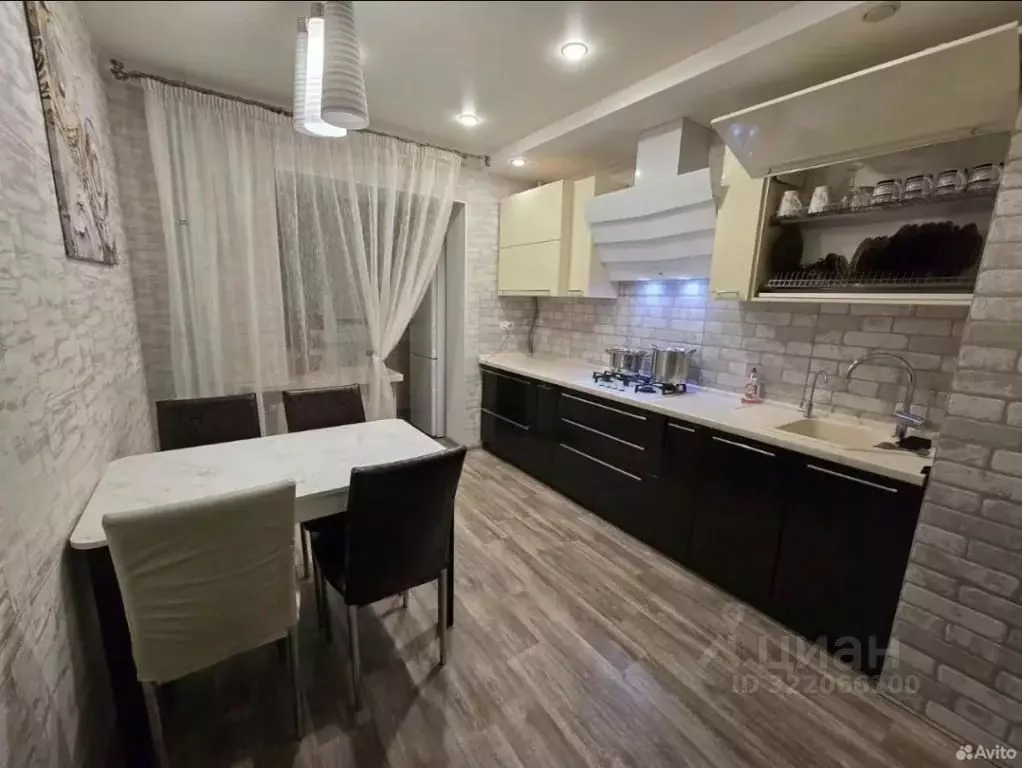 3-к кв. Саратовская область, Саратов Электронная ул., 11 (80.0 м) - Фото 1