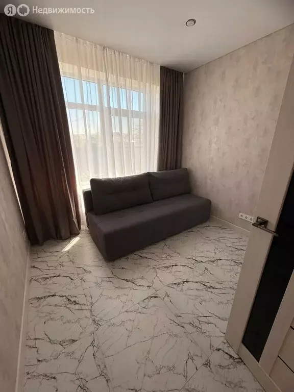 Дом в Новочеркасск, Сарматская улица (200 м) - Фото 1