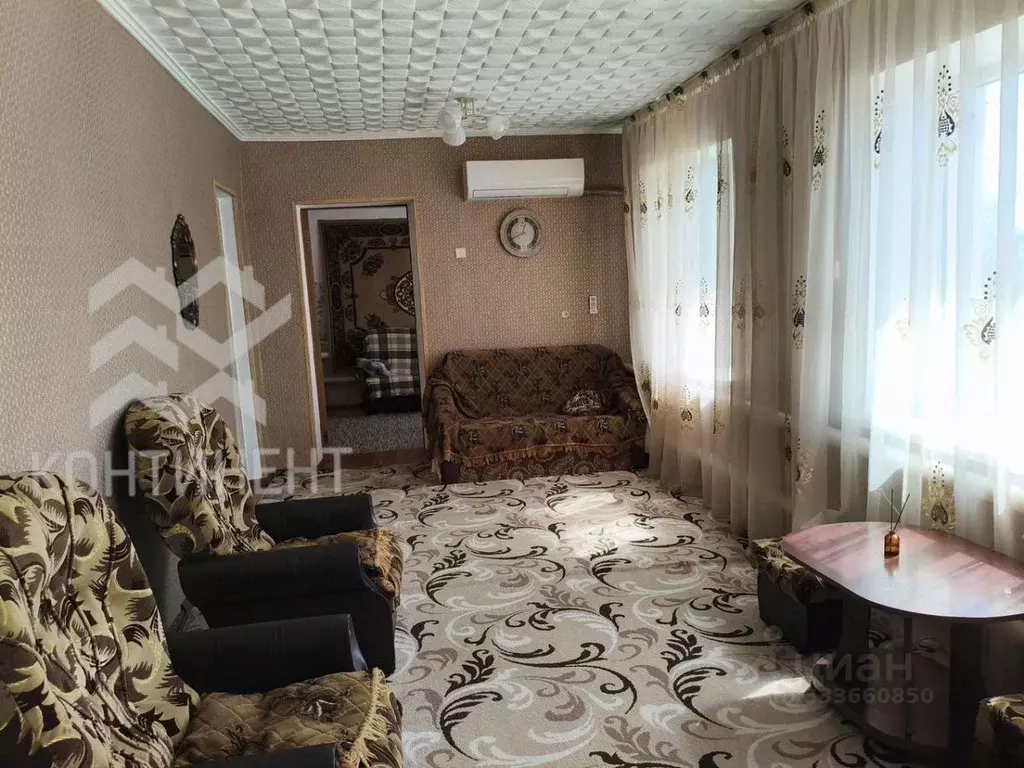 Дом в Крым, Черноморский район, Медведевское с/пос, с. Медведево ул. ... - Фото 2