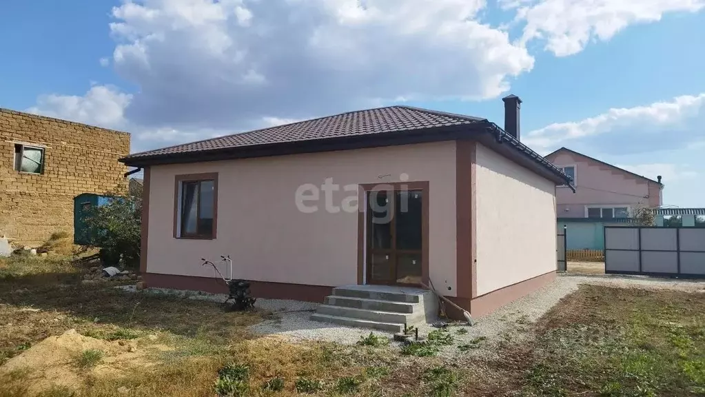 Дом в Крым, Сакский район, Лесновское с/пос, с. Владимировка ул. ... - Фото 1