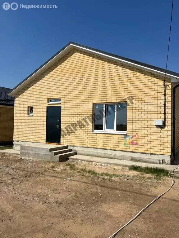 Дом в Элиста, Южный район, улица Шарапова, 48 (100 м) - Фото 1