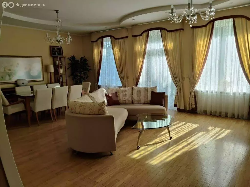 Дом в Калининград, улица Менделеева (359.3 м) - Фото 1