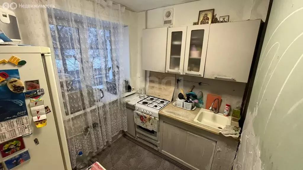 3-комнатная квартира: Тюмень, улица Белинского, 18 (48.9 м) - Фото 1