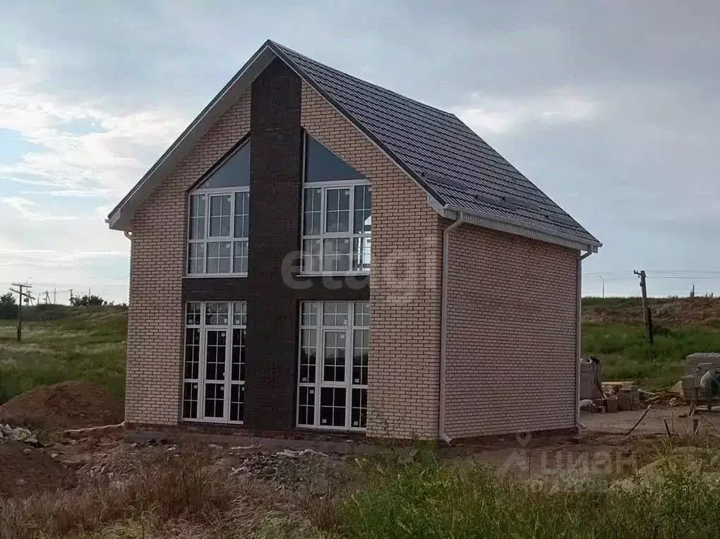 Дом в Калмыкия, Элиста пер. Ахтубинский, 5 (105 м) - Фото 2