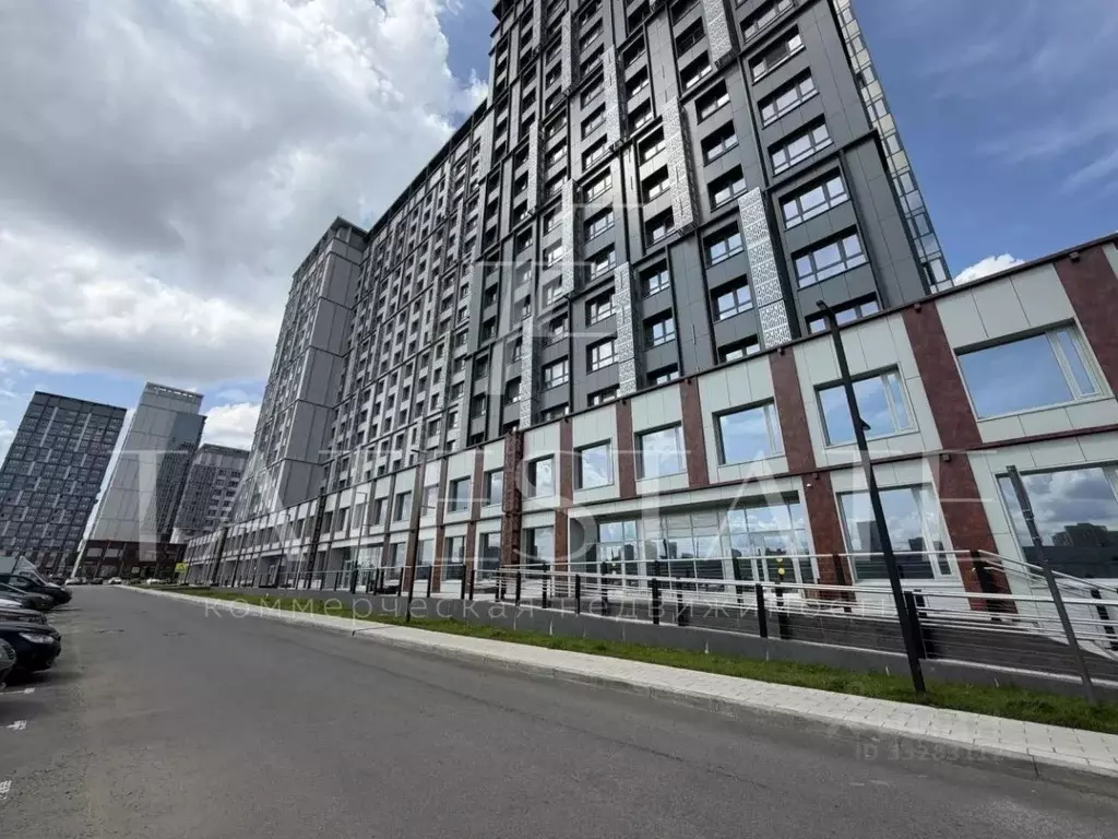 Офис в Татарстан, Казань ул. Петра Полушкина, 1 (200 м) - Фото 1