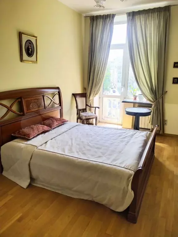 3-к. квартира, 90 м, 4/6 эт. - Фото 0
