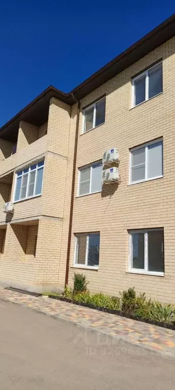 2-к кв. Адыгея, Тахтамукайский район, Старобжегокайское с/пос, Хомуты ... - Фото 1