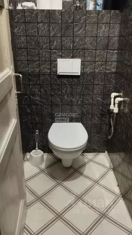 2-к кв. Московская область, Серпухов ул. Химиков, 53 (54.6 м) - Фото 2