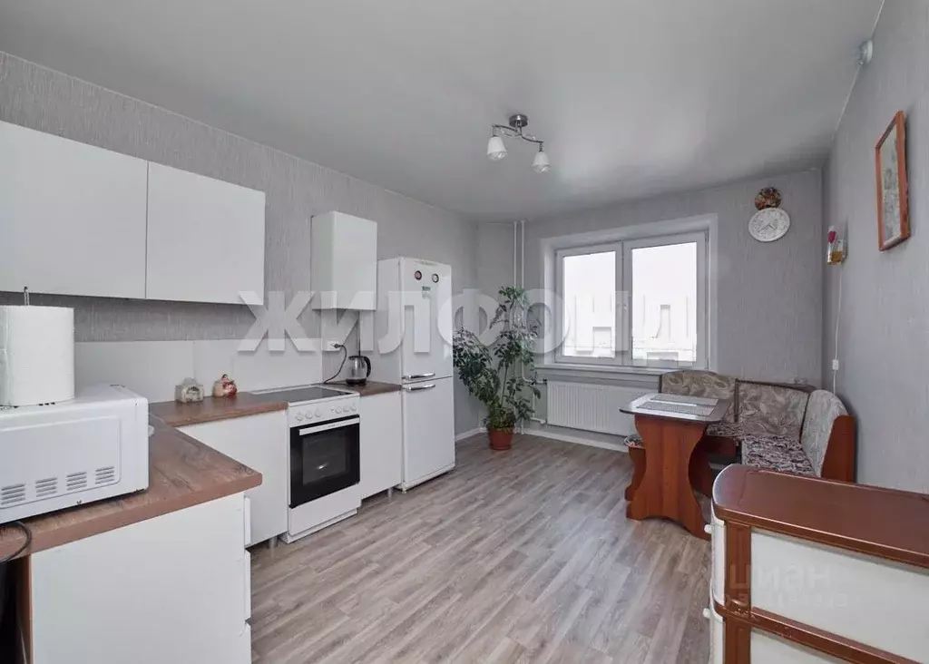 3-к кв. Новосибирская область, Новосибирск Спортивная ул., 31/1 (79.4 ... - Фото 1