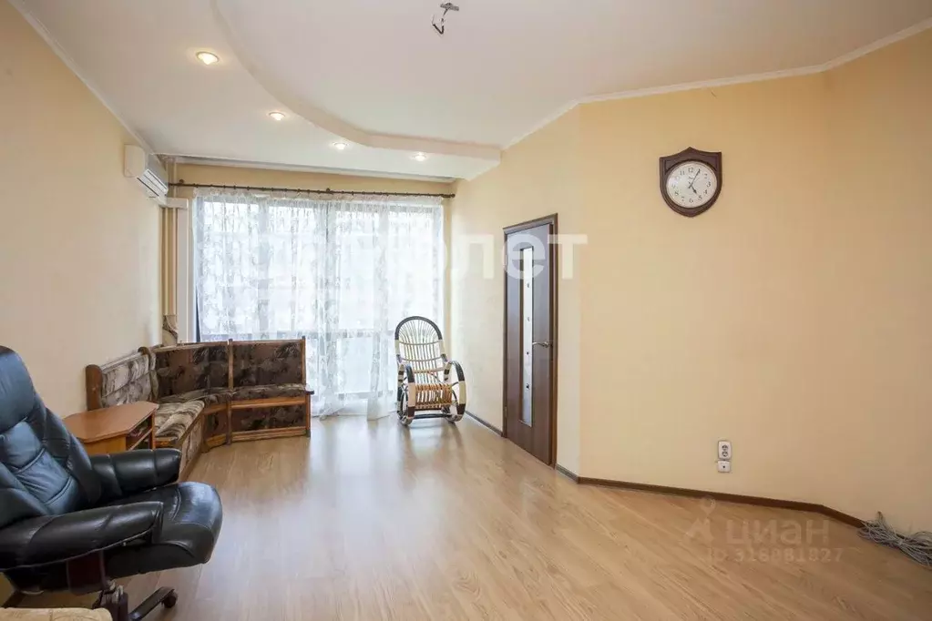 3-к кв. Кемеровская область, Кемерово просп. Химиков, 10А (89.3 м) - Фото 1