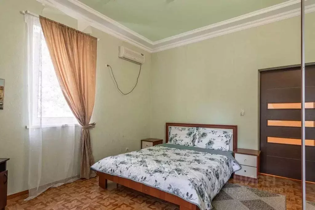 Комната Краснодарский край, Геленджик ул. Островского, 4 - Фото 1