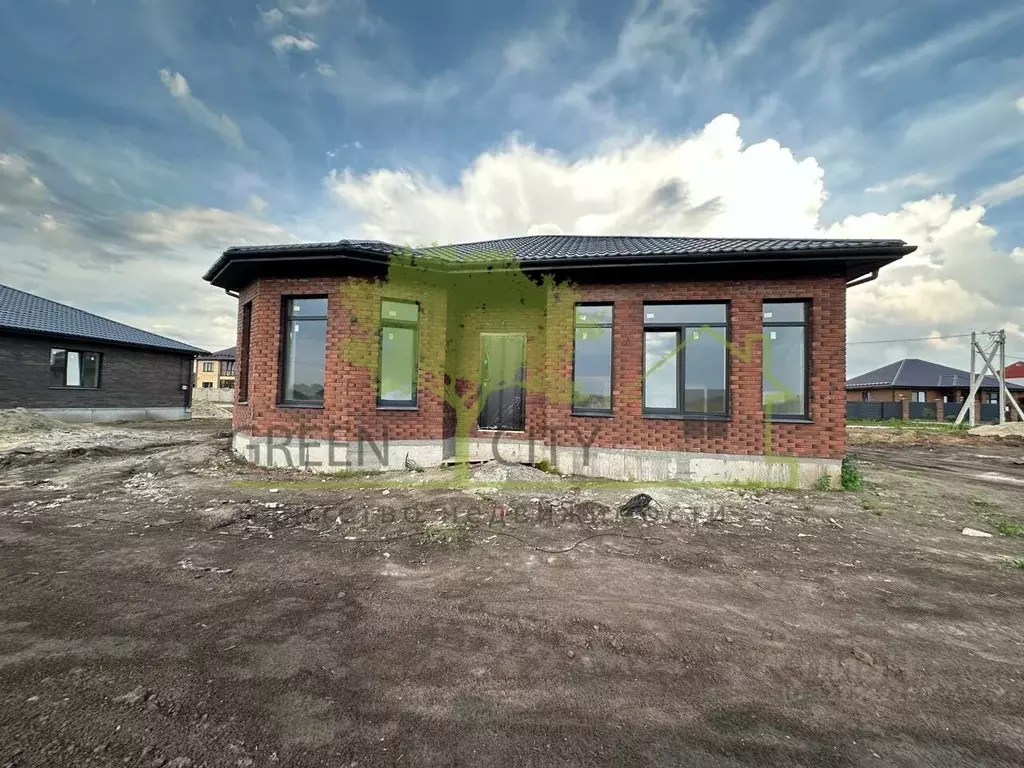 Дом в Брянская область, Брянский район, Отрадненское с/пос, с. ... - Фото 1