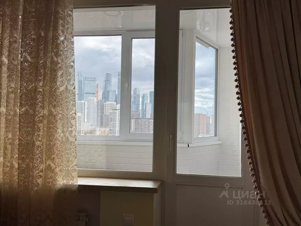 3-к кв. Москва Новозаводская ул., 8К4 (76.3 м) - Фото 1