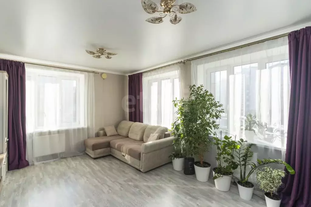 2-к кв. Тюменская область, Тюмень ул. Пермякова, 77 (63.4 м) - Фото 1