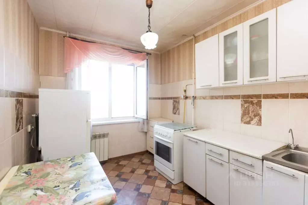 3-к кв. Оренбургская область, Оренбург ул. Чкалова, 46 (65.0 м) - Фото 0