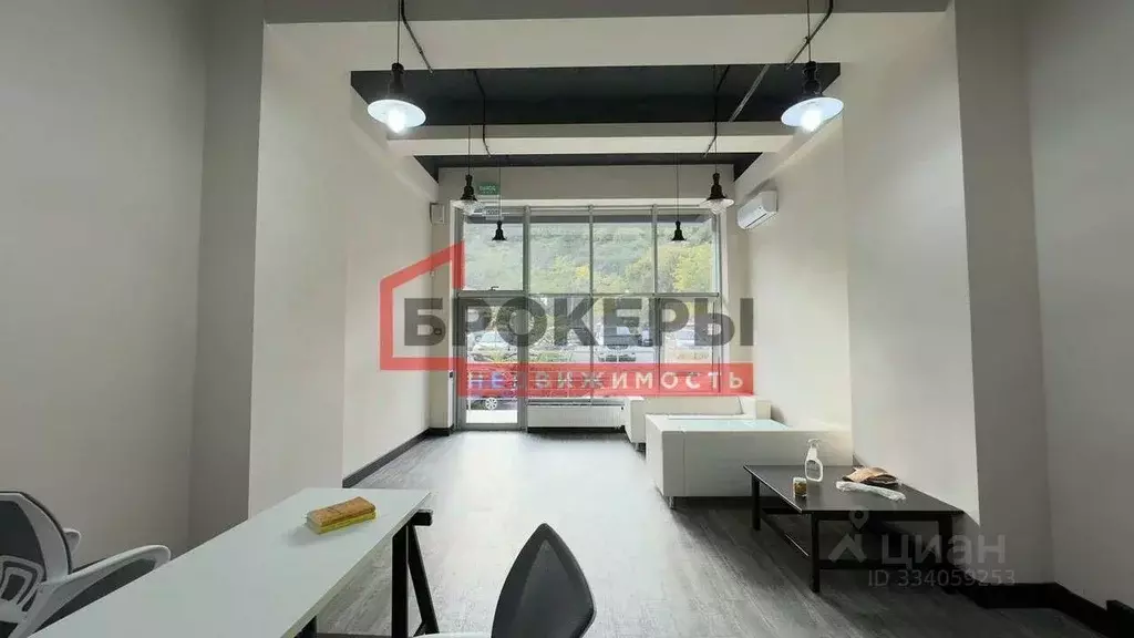 Офис в Севастополь ул. Портовая, 17 (40 м) - Фото 2