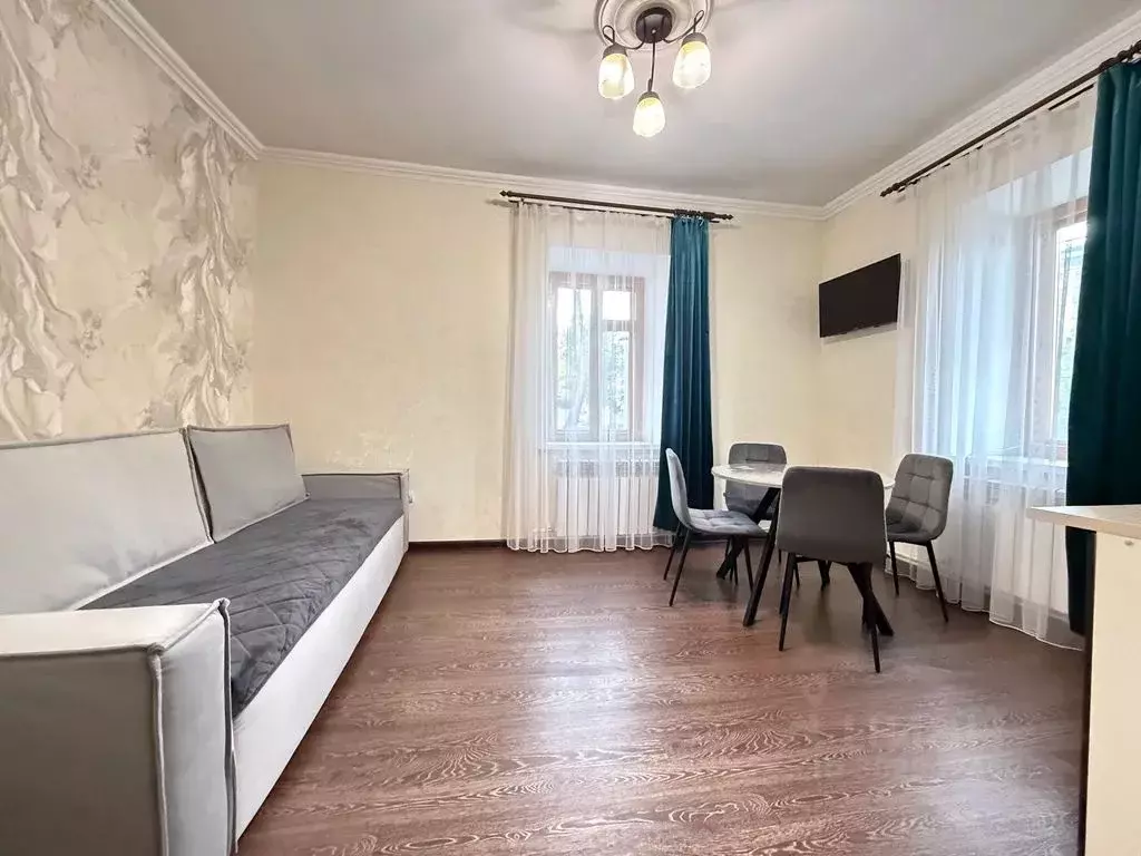 2-к кв. Ставропольский край, Кисловодск ул. Авиации, 3 (44.0 м) - Фото 0