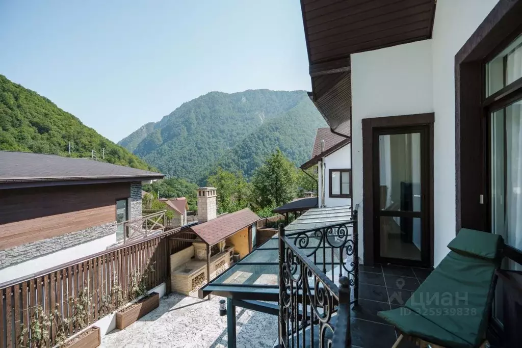 Дом в Краснодарский край, Сочи Красная Поляна пгт,  (300 м) - Фото 2