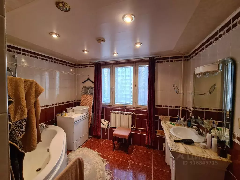 4-к кв. Москва ул. Кедрова, 21к2 (93.1 м) - Фото 0