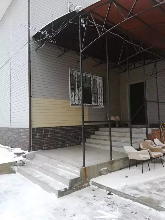 Дом в Самарская область, Новокуйбышевск Чернореченская ул., 54 (250 м) - Фото 1