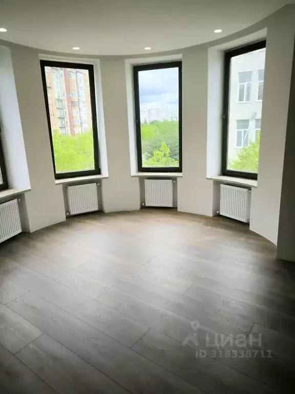 3-к кв. Северная Осетия, Владикавказ ул. Шамиля Джикаева, 4А (85.0 м) - Фото 0