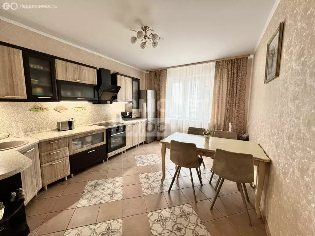 3-комнатная квартира: деревня Жилина, улица Естина, 4 (77.8 м) - Фото 0