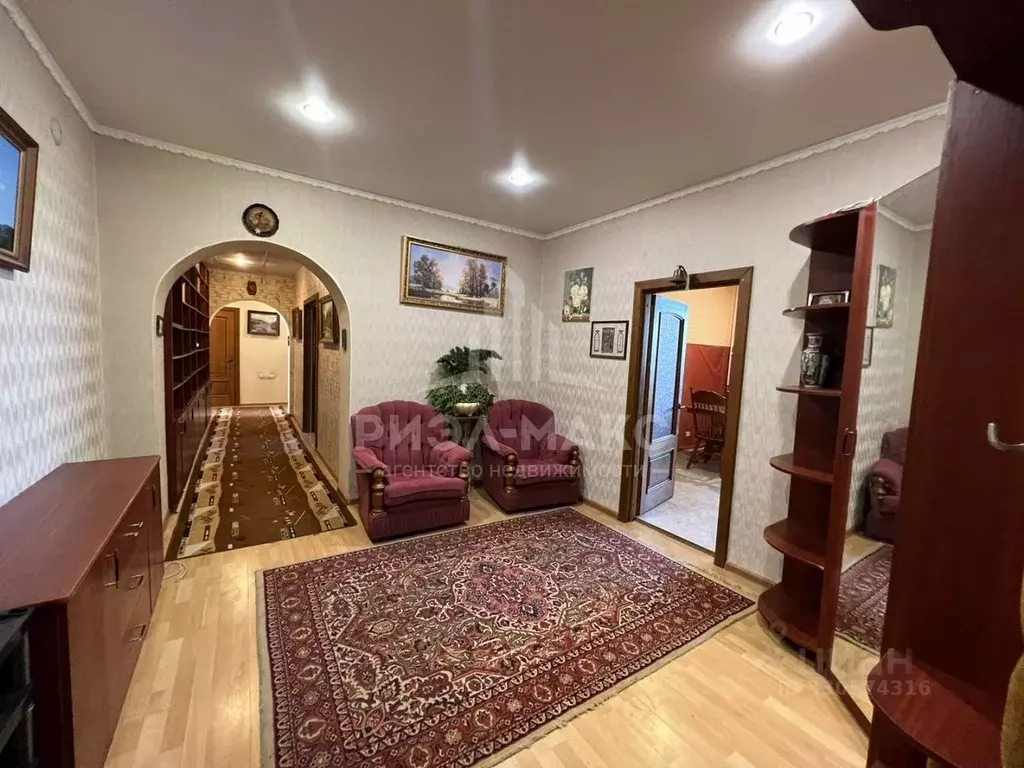 3-к кв. Брянская область, Брянск ул. Медведева, 9 (111.0 м) - Фото 2