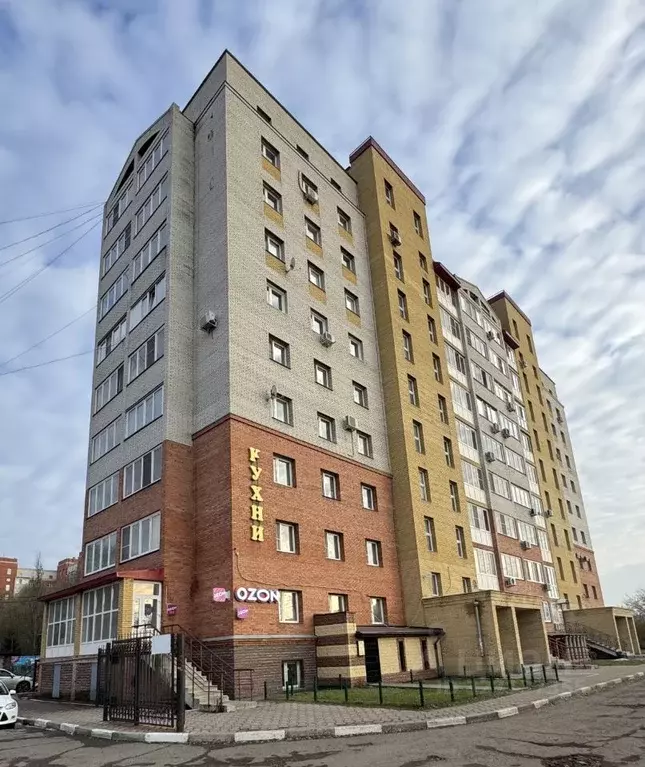 2-к кв. Омская область, Омск ул. Орджоникидзе, 162 (61.7 м) - Фото 1