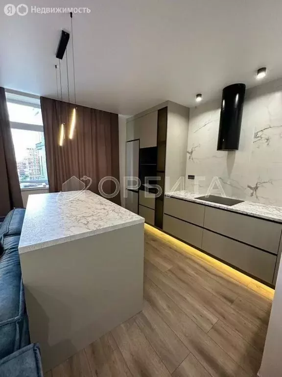 3-комнатная квартира: Тюмень, улица Ю.-Р.Г. Эрвье, 38 (72.7 м) - Фото 0